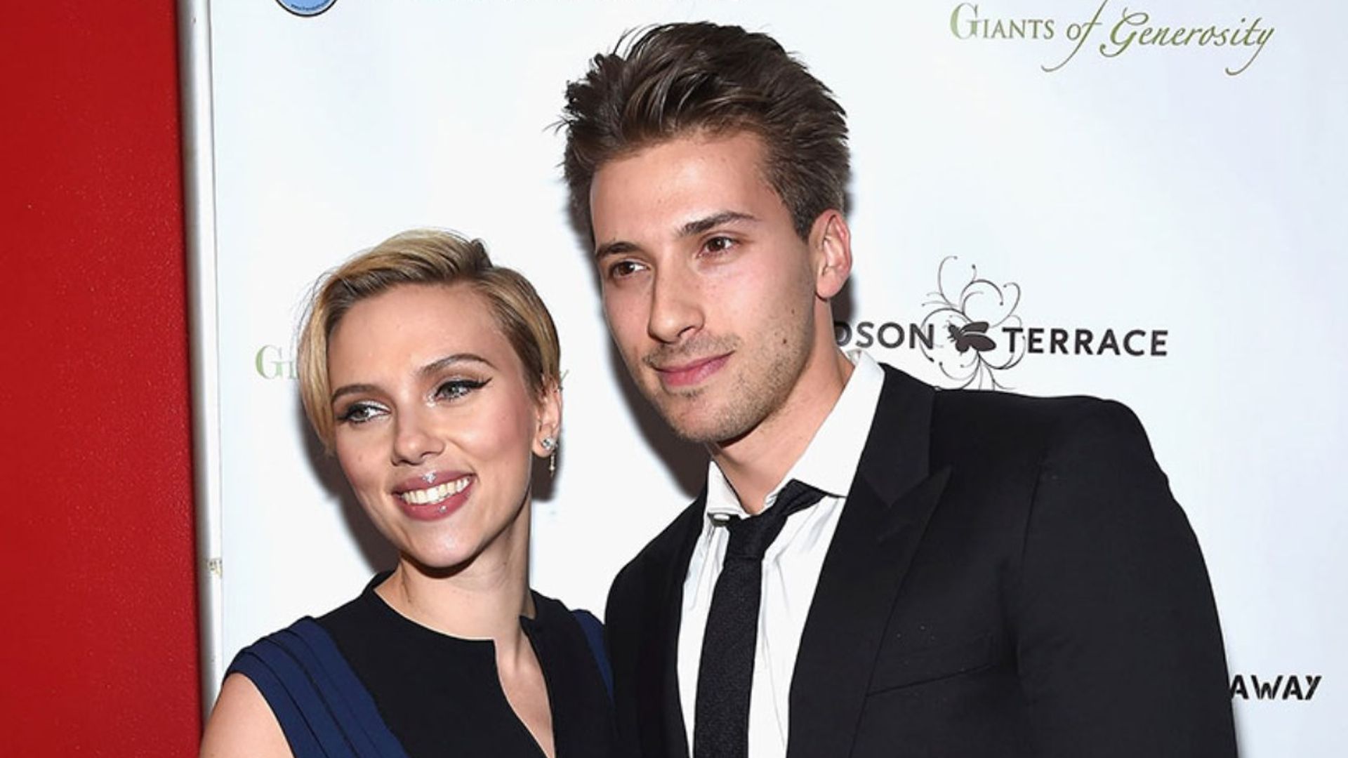 Scarlett Johansson & 'Rough Night' Cast Share a Toast at NYC Photo