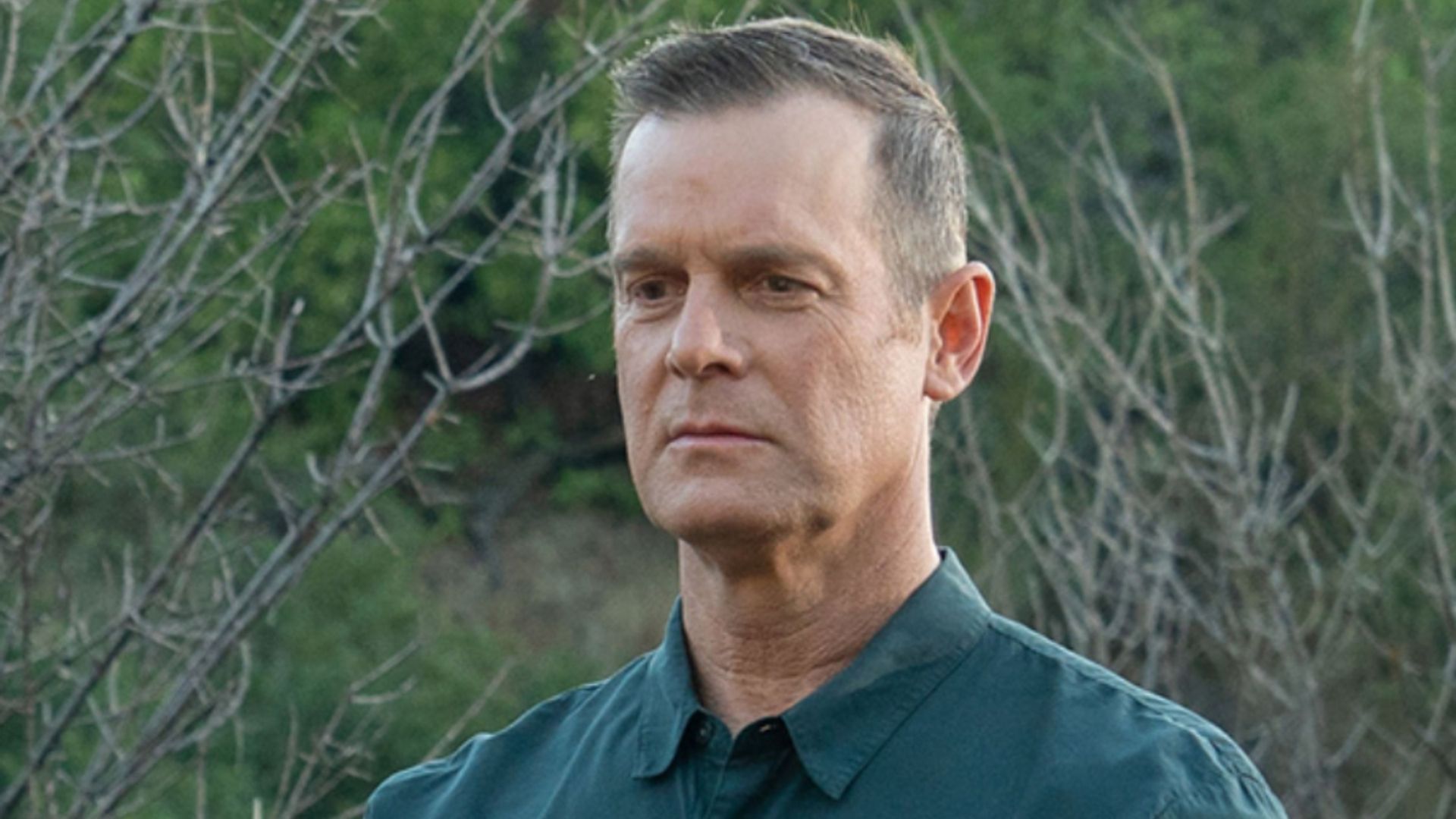 9 1 1 will explore bobby s sobriety after shocking winter finale hello 