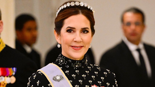 Queen Mary wearing the Rose Stone tiara