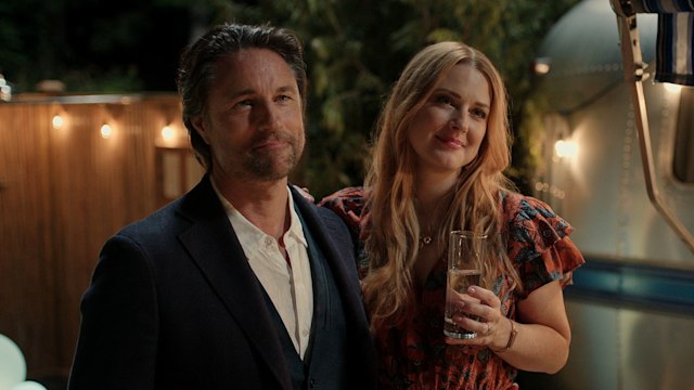 Martin Henderson as Jack Sheridan, Alexandra Breckenridge as Mel Monroe in Virgin River