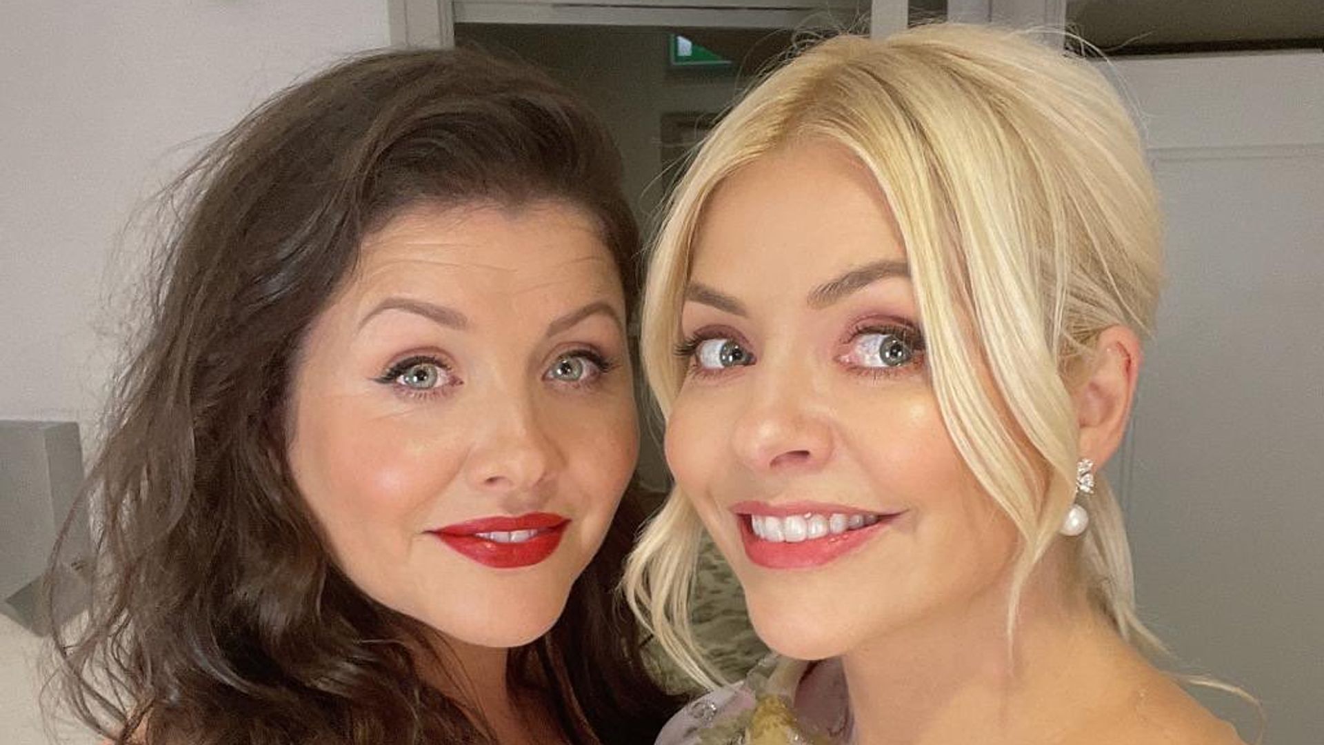 Meet Holly Willoughby's rarely-seen lookalike sister Kelly who is helping grow her £12 million fortune