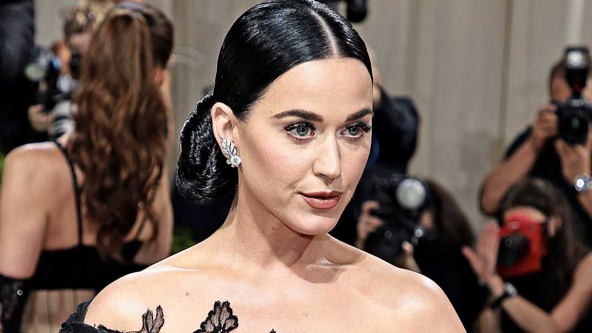 katy perry face paralysis