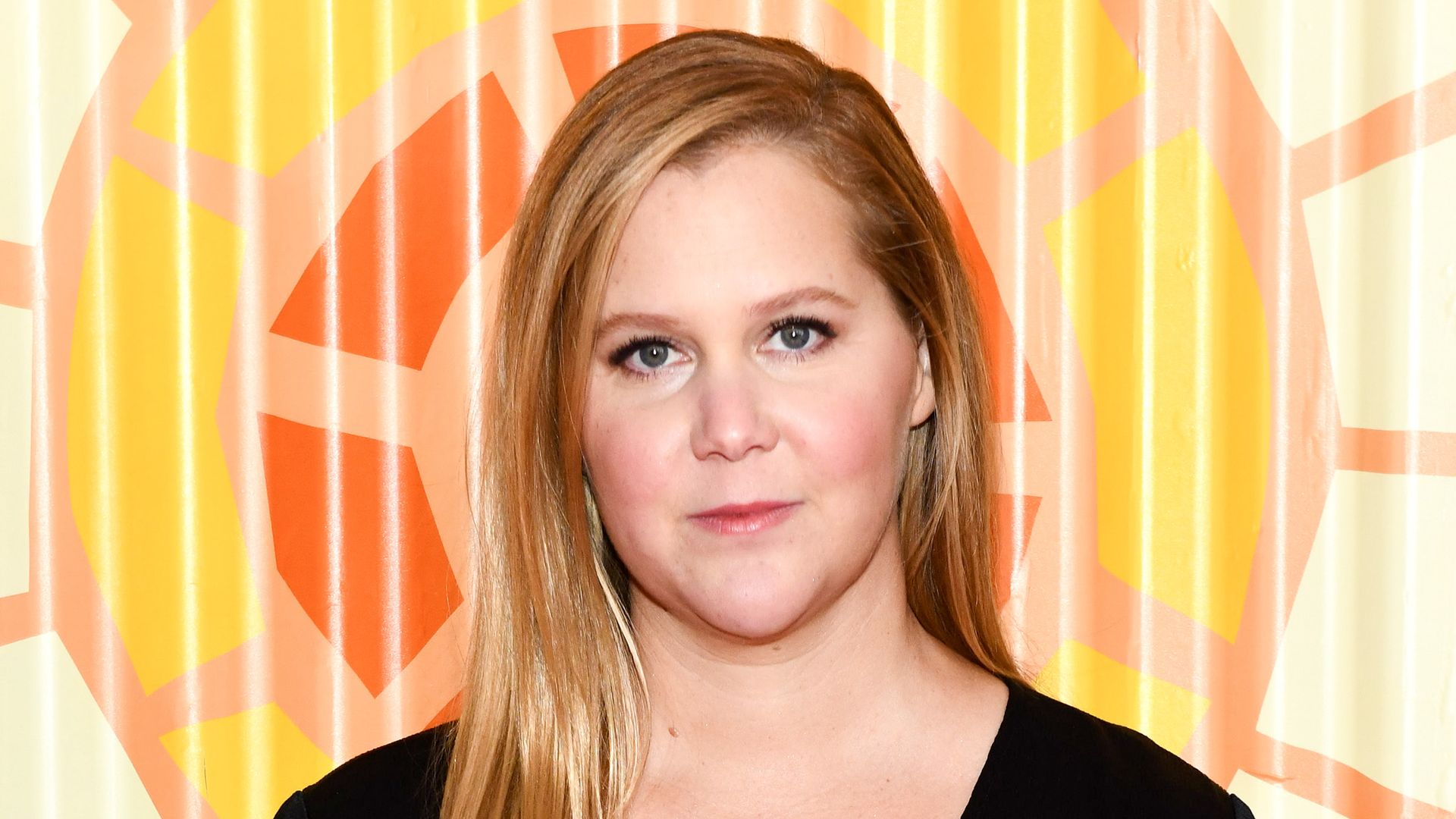 amy schumer black dress