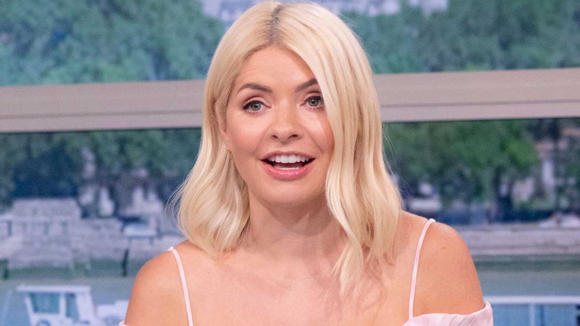 Why Holly Willoughby Never Talks About Her Weight Hello 