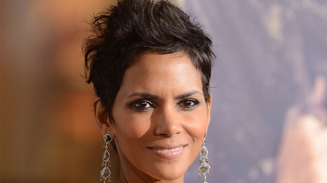 halle berry make up free selfie from bed