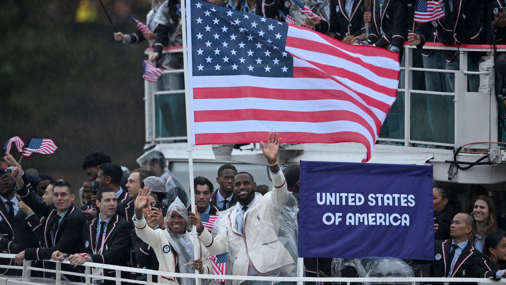 Coco Gauff and Lebron James from the USA as flag bearers for their team