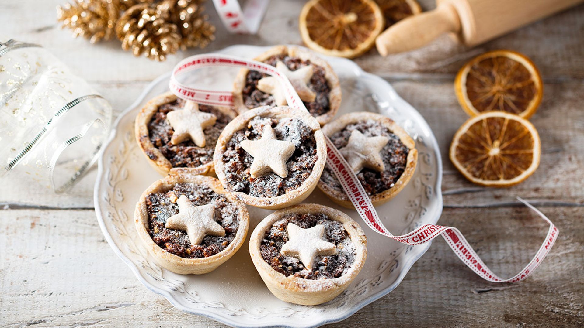 This easy mince pie recipe has the most decadent twist