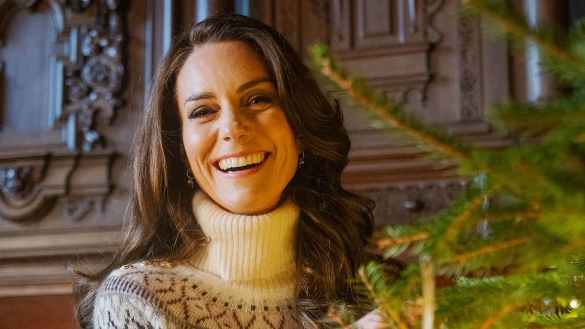 Kate Middleton looks festive as she confirms return of Christmas carol