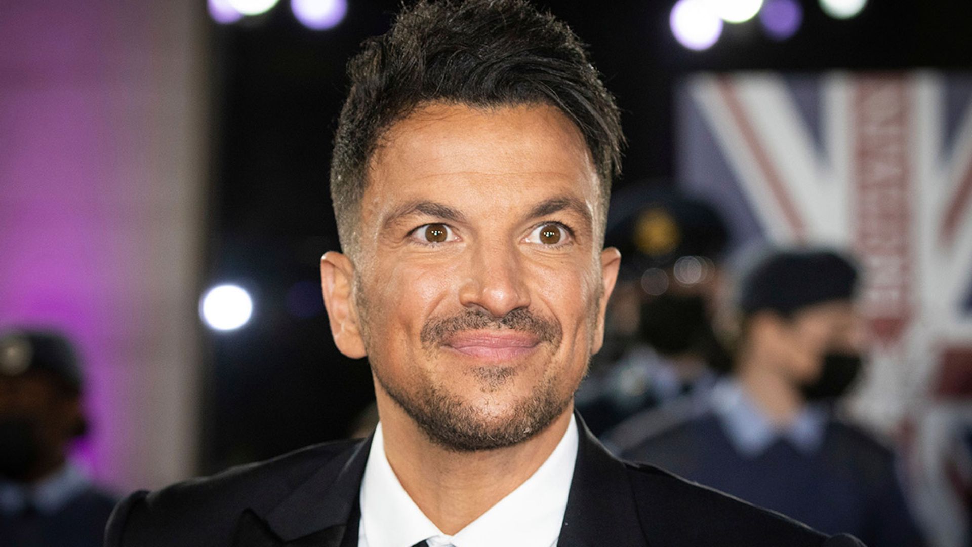 Peter Andre divides fans with new look – see photo
