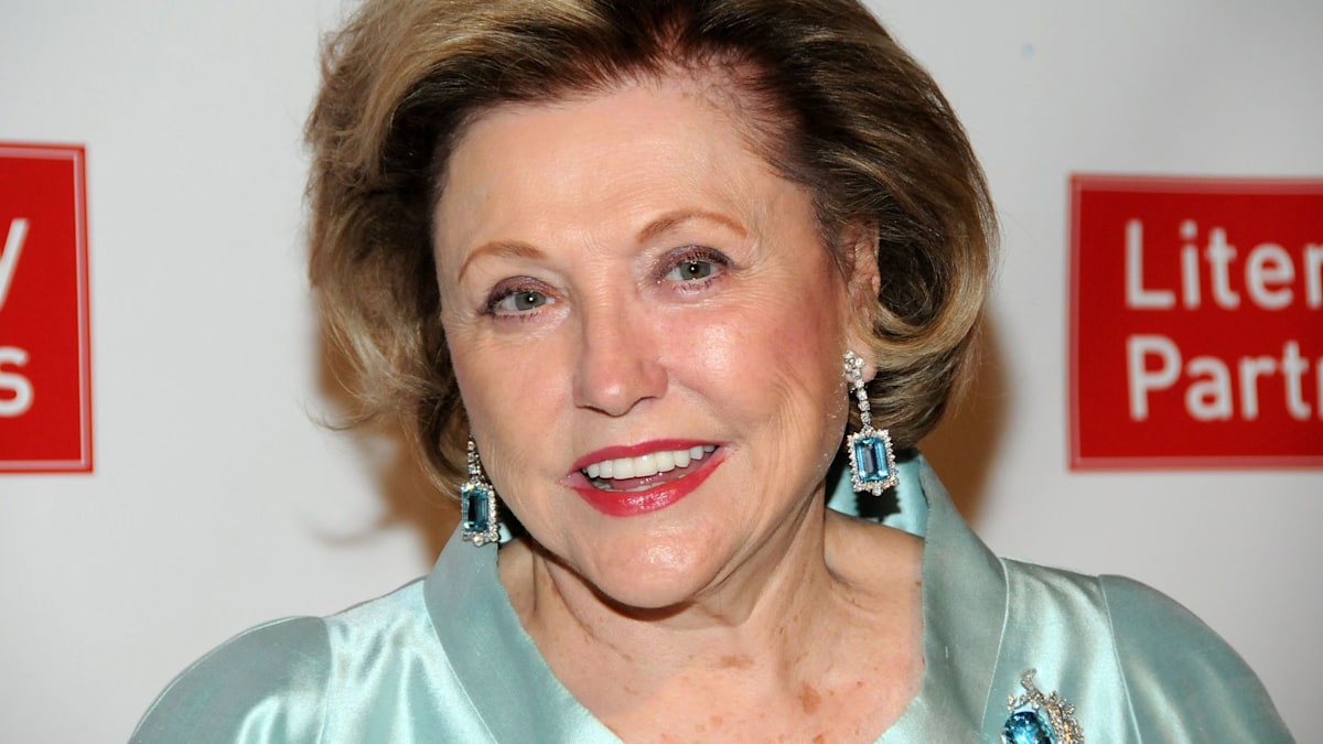Barbara Taylor Bradford's glamorous Manhattan estate goes up for auction - featuring 200 valuable items