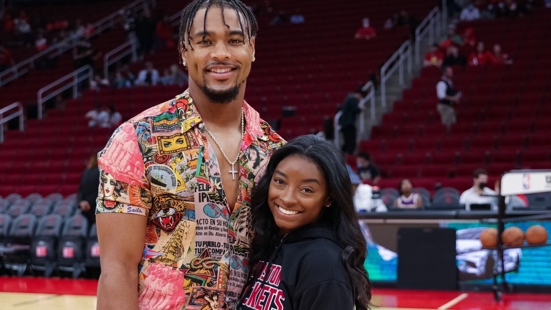 Simone Biles and fiance Jonathan Owens sparkle in special festive picture