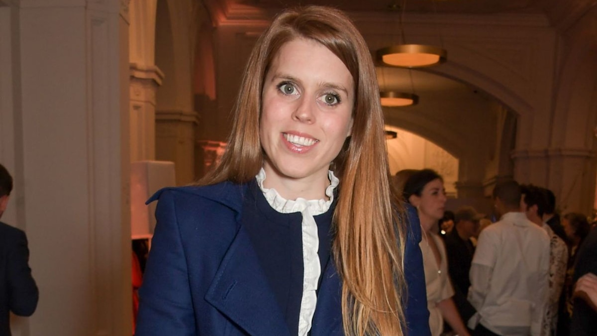 Princess Beatrice goes glam in tiered dress for baby play date in ...