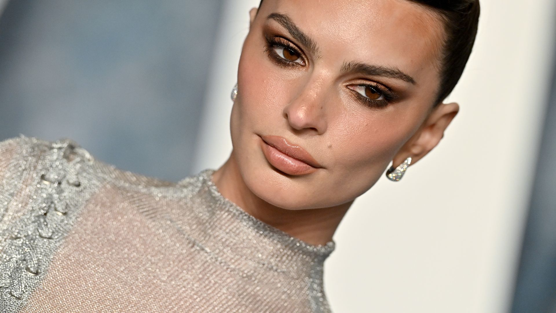 BEVERLY HILLS, CALIFORNIA - MARCH 12: Emily Ratajkowski attends the 2023 Vanity Fair Oscar Party hosted by Radhika Jones at Wallis Annenberg Center for the Performing Arts on March 12, 2023 in Beverly Hills, California. (Photo by Axelle/Bauer-Griffin/Film
