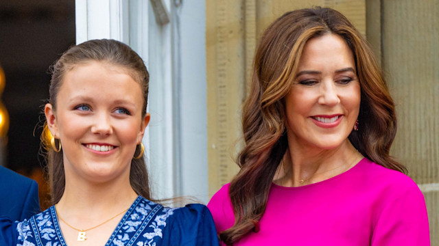 Princess Isabella and Queen Mary on balcony in Copenhagen