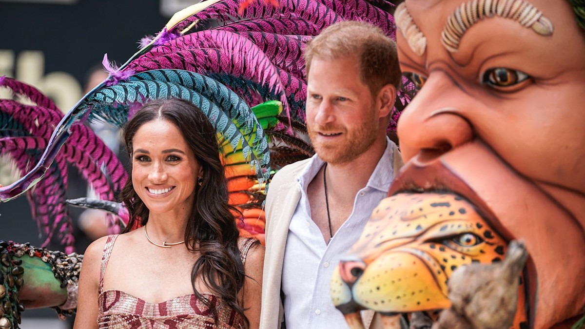 The most beautiful love moments of Prince Harry and Meghan during the Colombia tour – the best photos