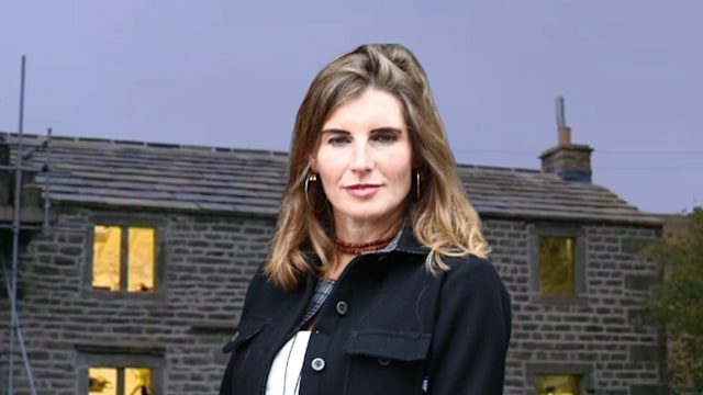 amanda owen superimposed in front of old cottage with lights on