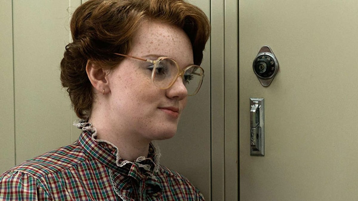 Golden Globes skit sees Stranger Things icon Barb brought back from the  dead