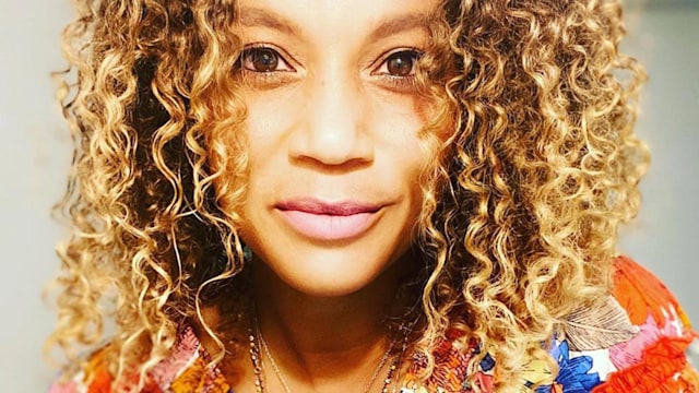 angela griffin curly hair