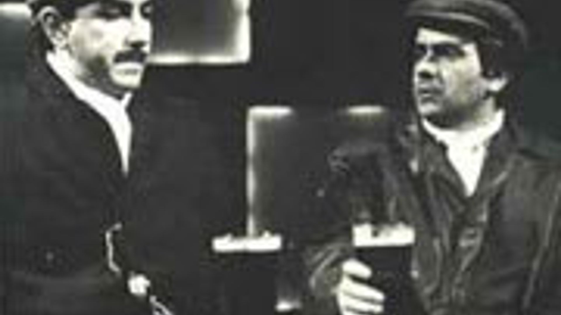 ONE OF BRITAIN S BEST LOVED ENTERTAINERS DUDLEY MOORE DIES AGED 66 HELLO!