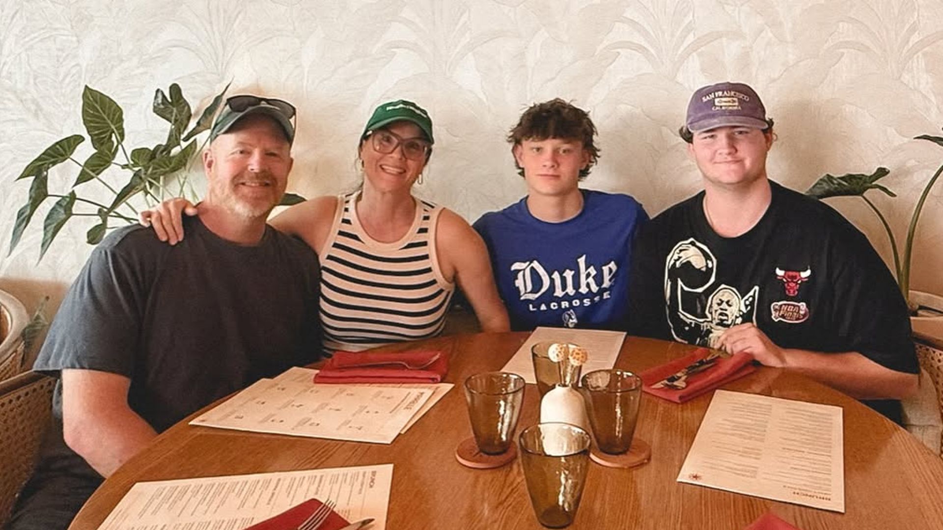 leslie davis family fiancé