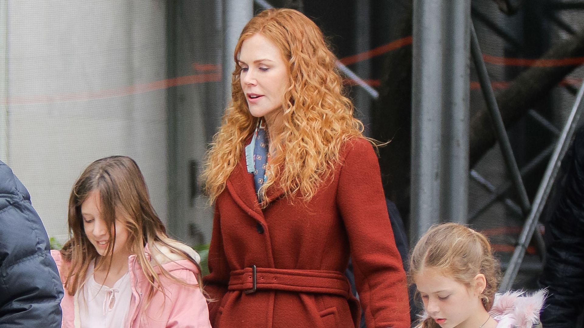 Nicole Kidman walking with her daughters
