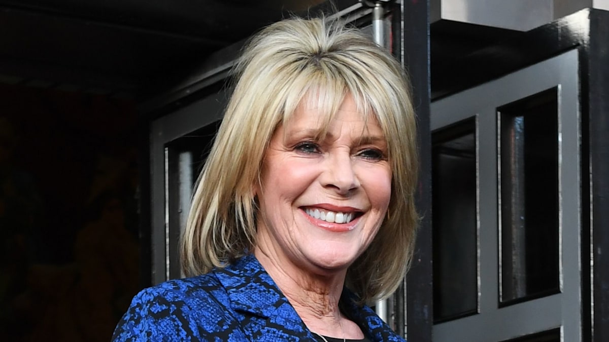 Ruth Langsford WOWS in skinny trousers - as she shares news with