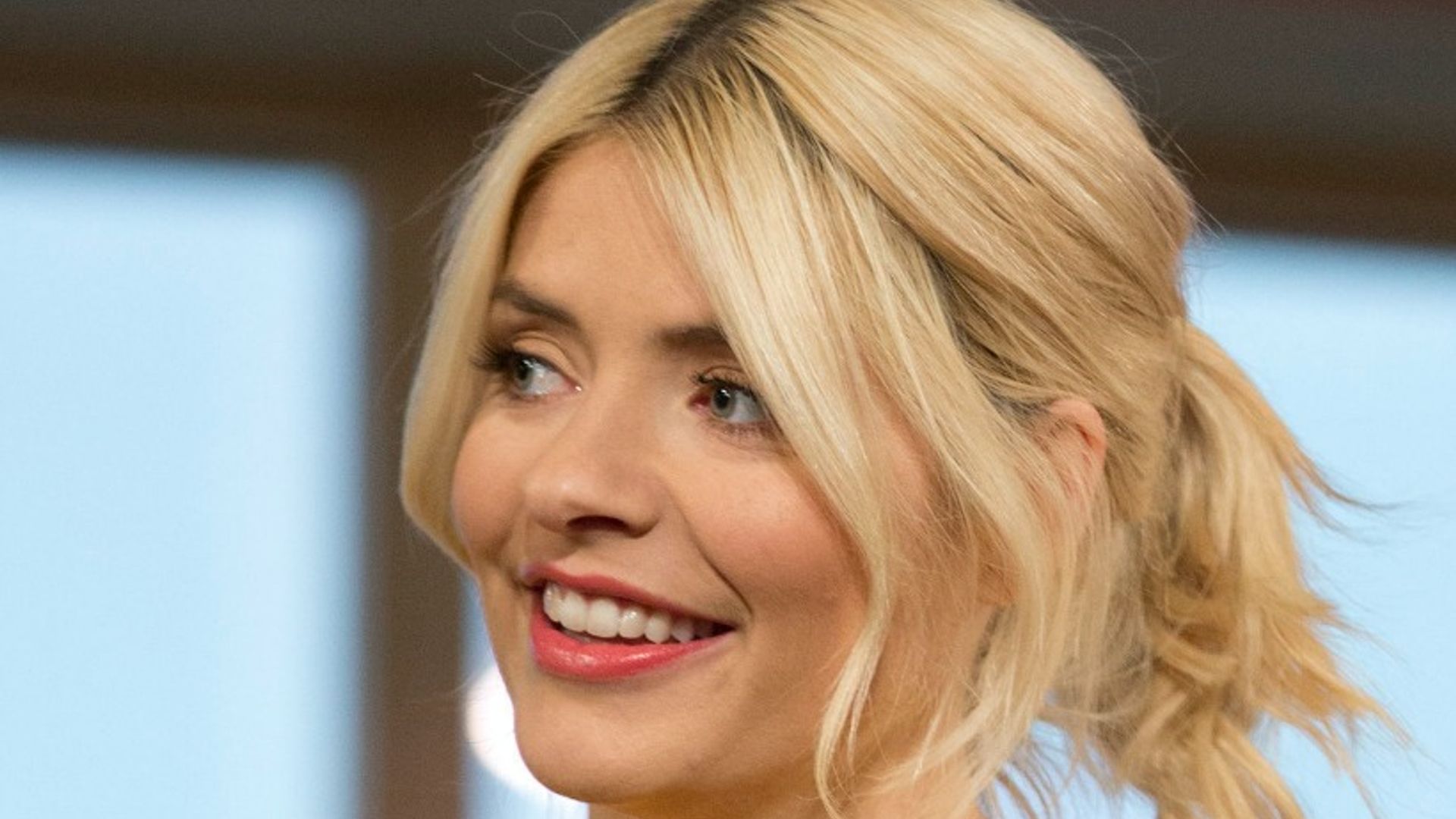 holly willoughby style