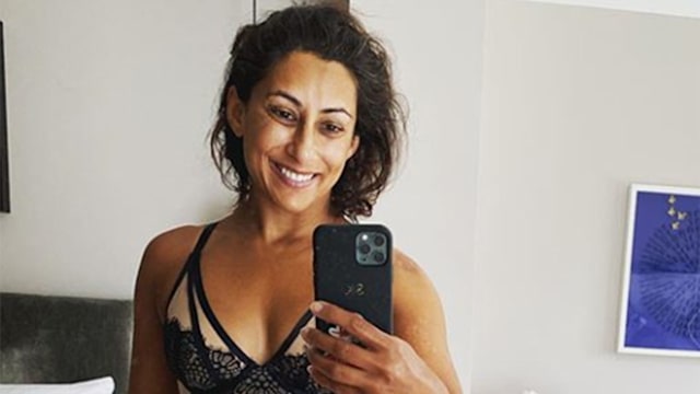 saira khan underwear