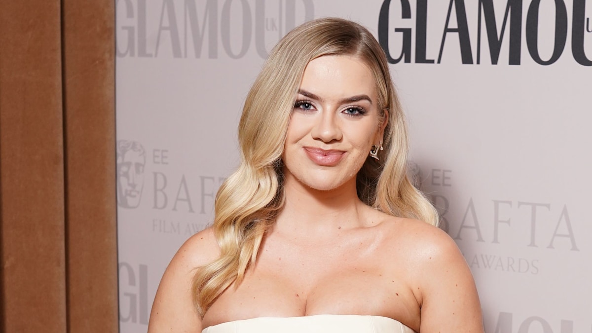 Wellness influencer reveals surprise pregnancy months after heartbreaking miscarriage