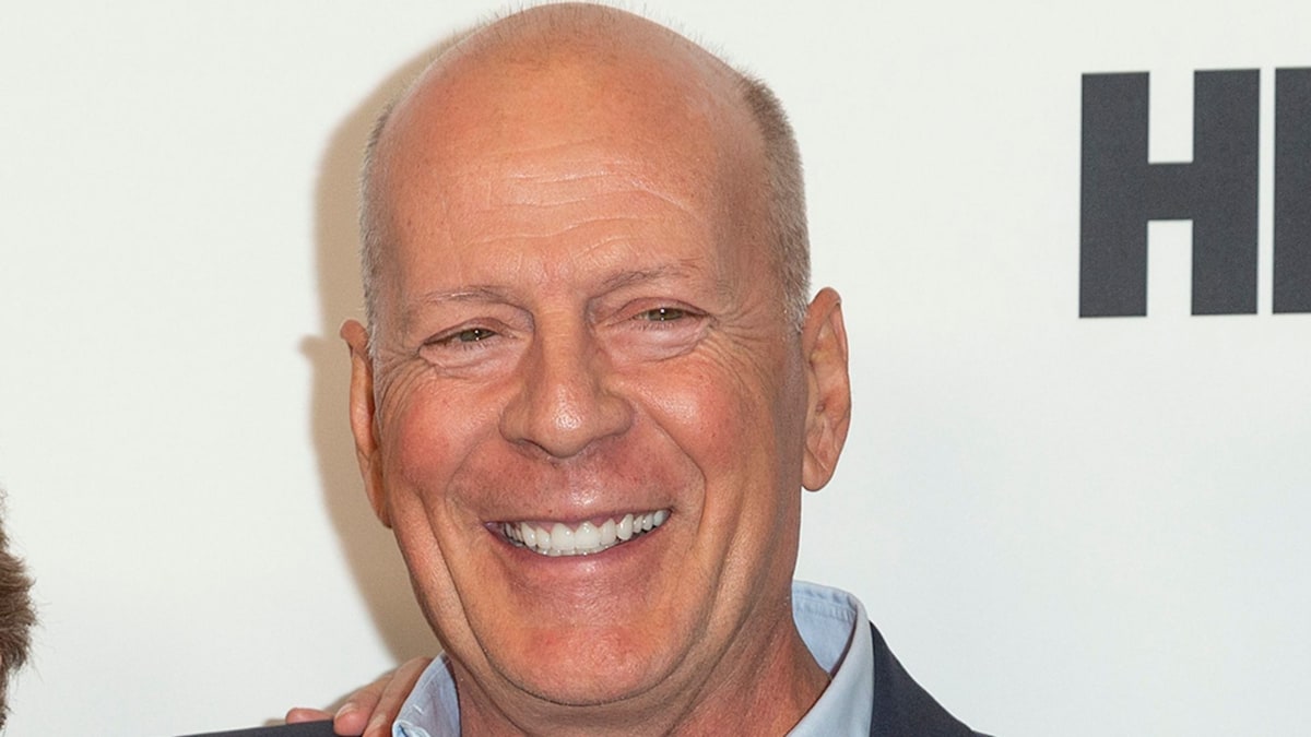 Bruce Willis seen in rare emotional photo at Thanksgiving amid dementia battle