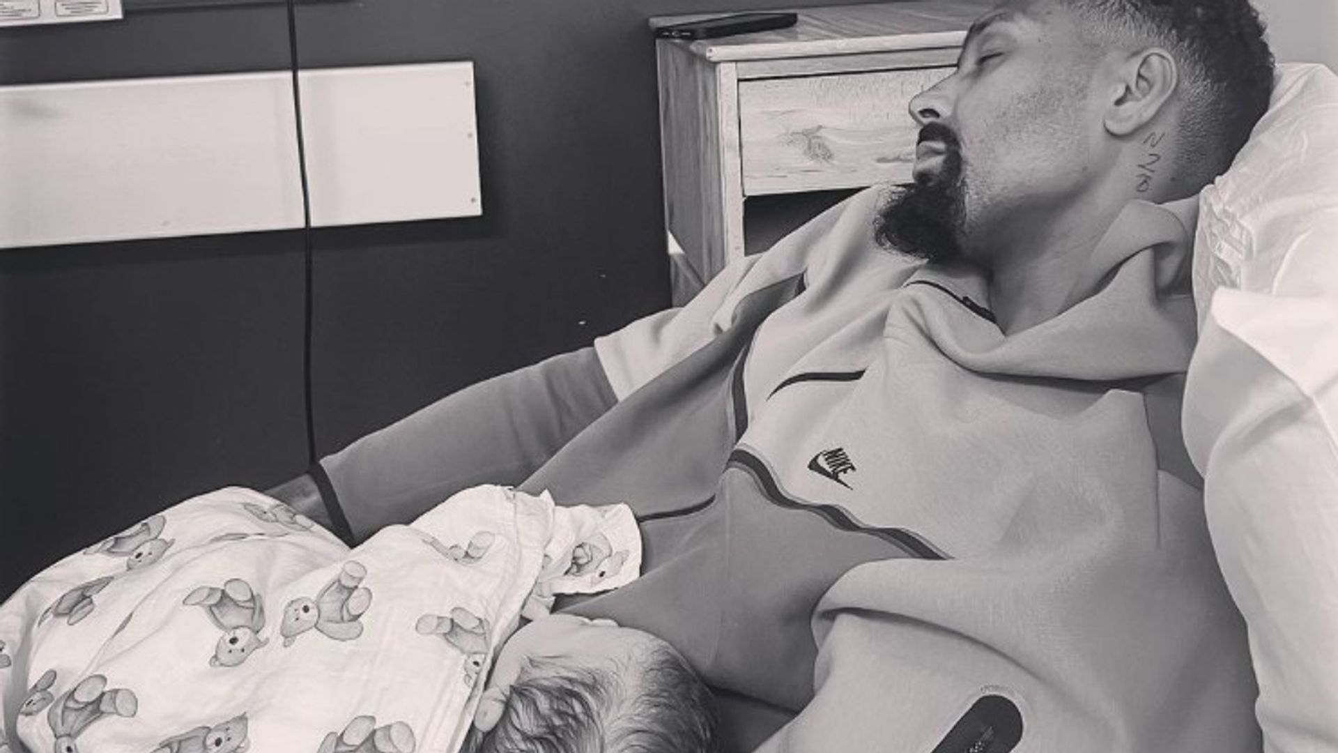 Jordan Banjo with his baby boy in hospital