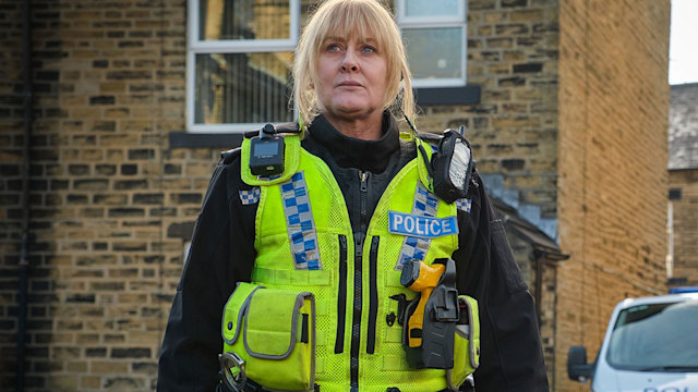 happy valley sarah lancashire shy out of spotlight