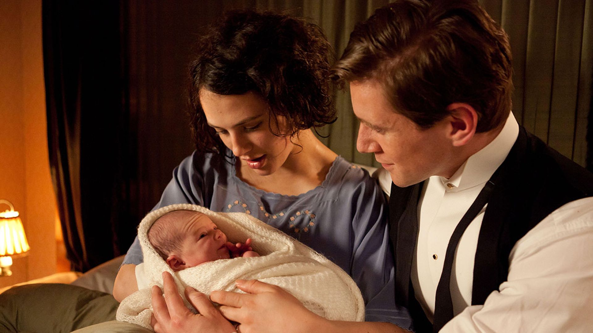 Downton Abbey's Jessica Brown Findlay shares baby bump photo - see Hugh ...
