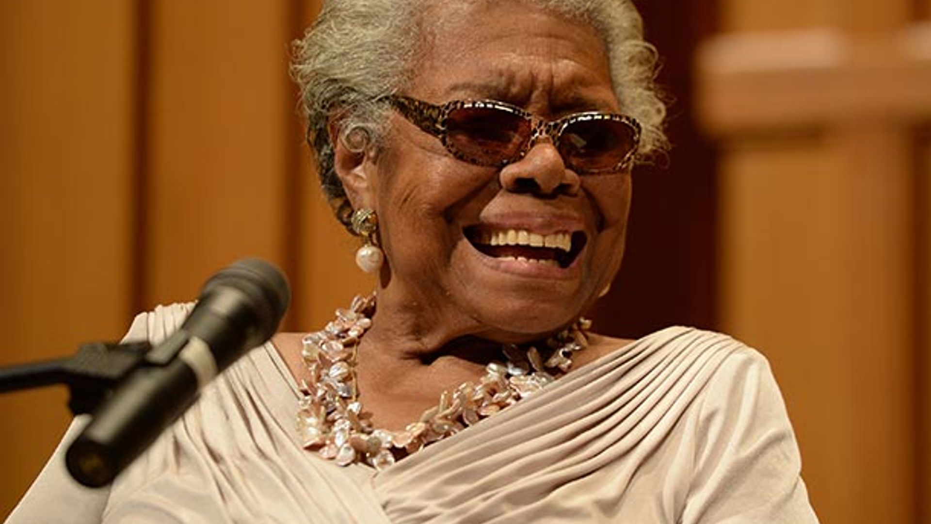 Maya Angelou Dies Aged 86: Celebrities React | HELLO!