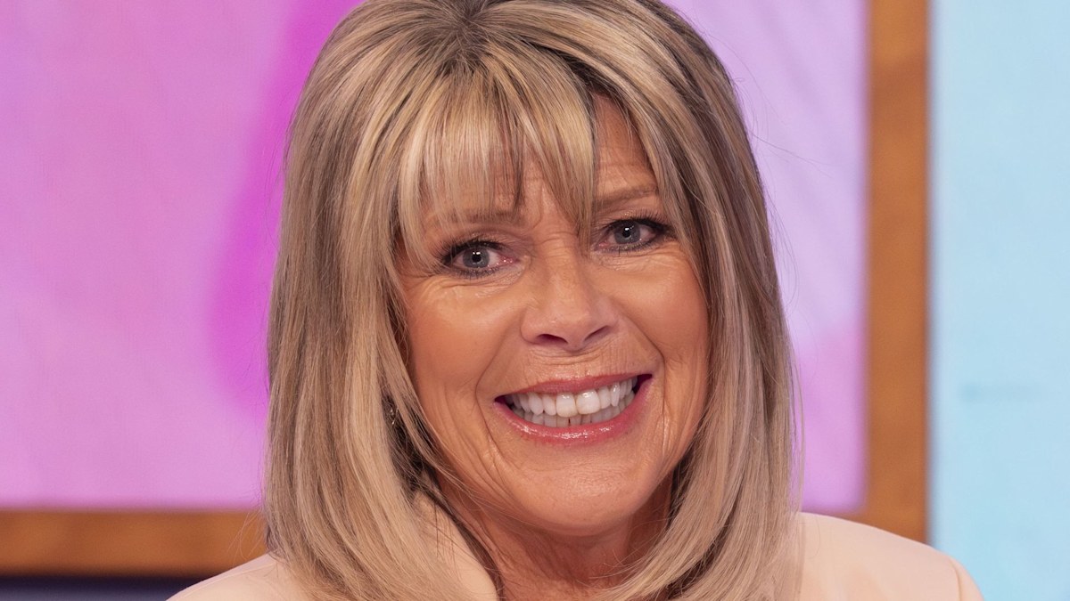 I'm convinced Ruth Langsford's 'fresh' easy breezy blouse is ideal for this weather