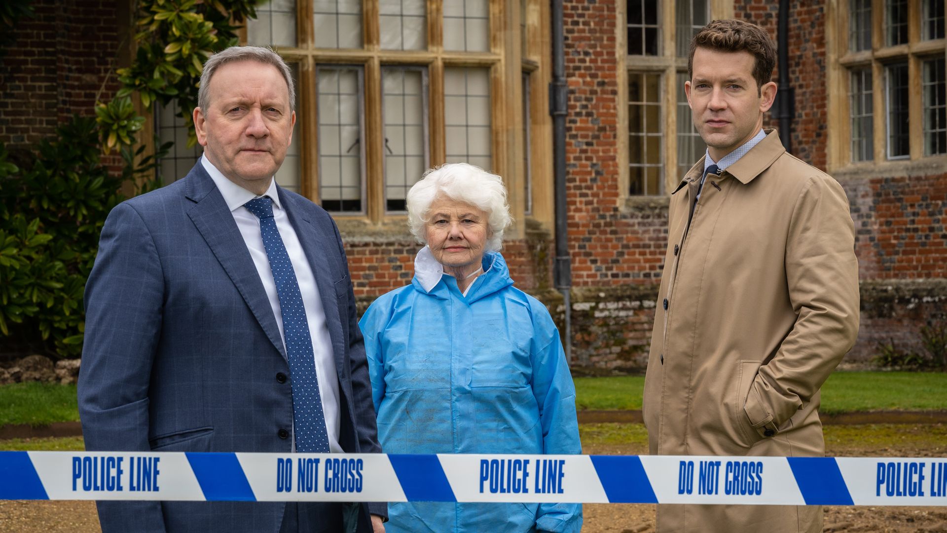 Jamie Winter (NICK HENDRIX), Fleur Perkins (ANNETTE BADLAND) and DCI John Barnaby (NEIL DUDGEON)