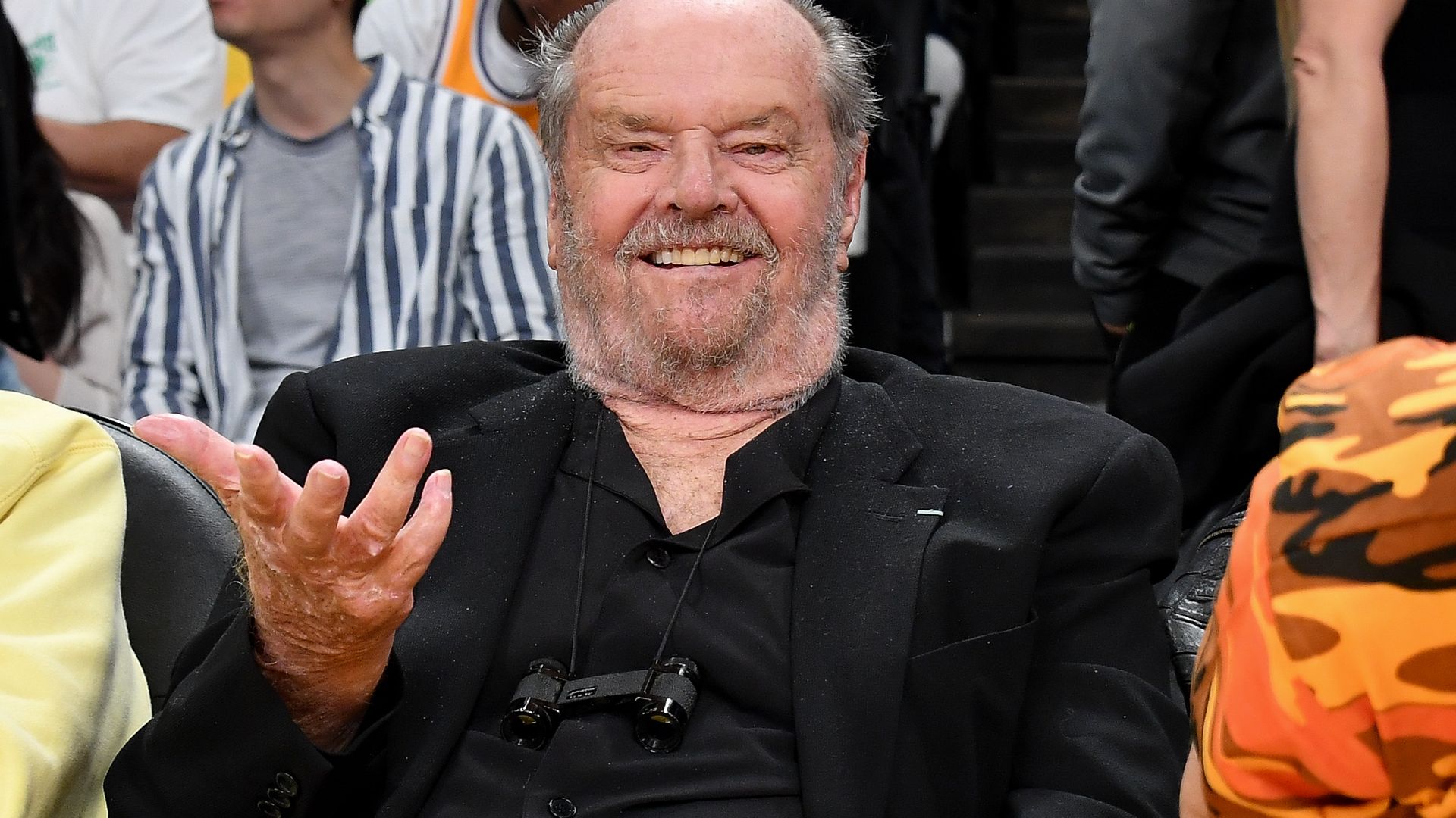  Jack Nicholson attends a playoff basketball game between the Los Angeles Lakers and the Golden State Warriors at Crypto.com Arena