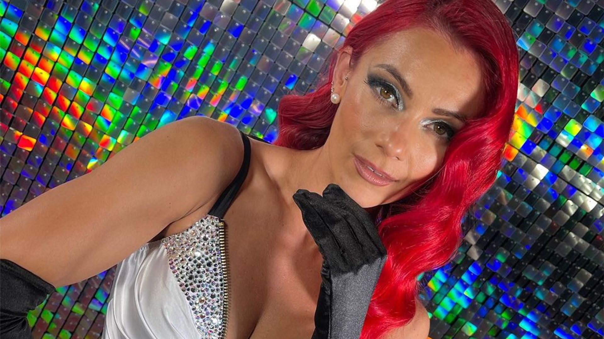 strictly dianne buswell steamy shower selfie