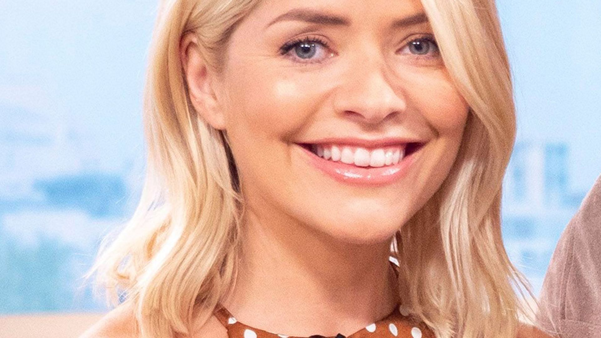 holly willoughby black leather shorts gap