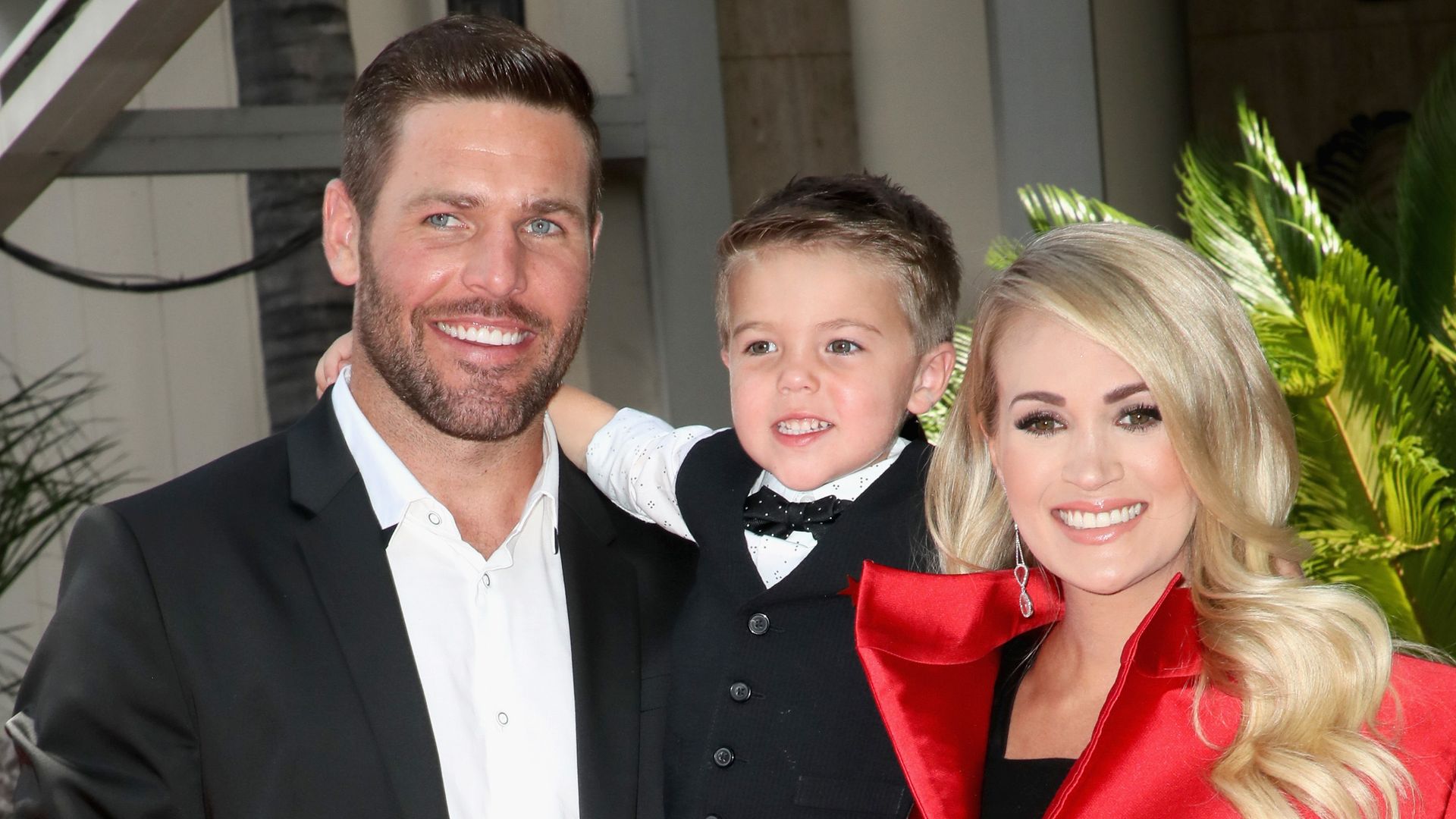 carrie underwood mike fisher son isaiah