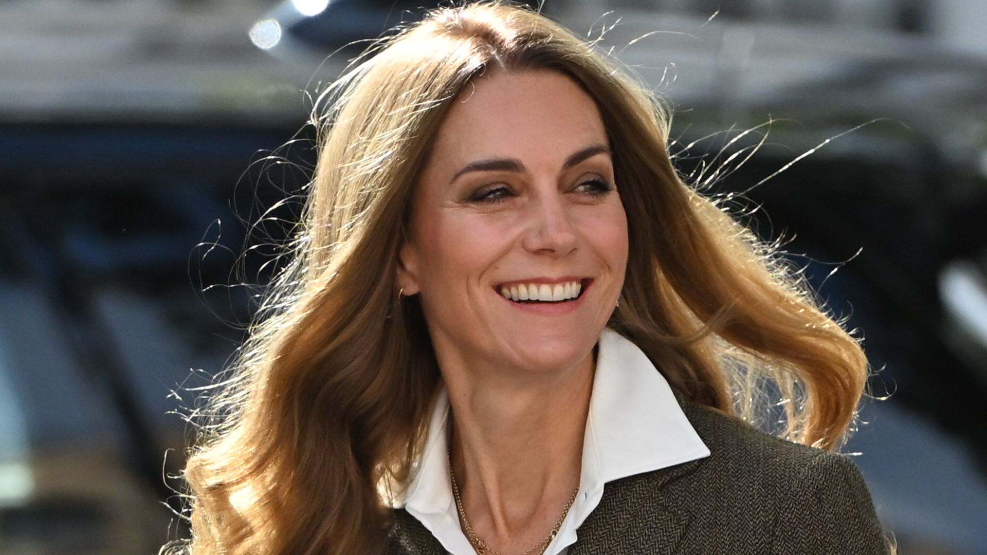 Kate Middleton, the Princess of Wales, visits the Natural History Museum with blonde hair