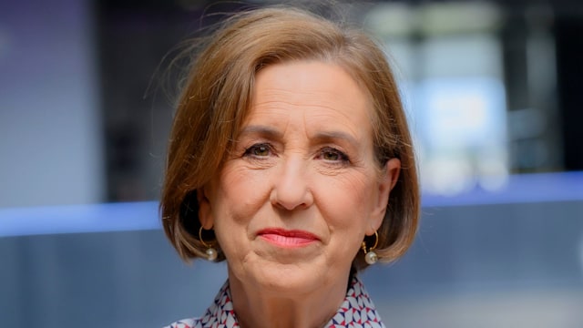 female tv presenters close-up