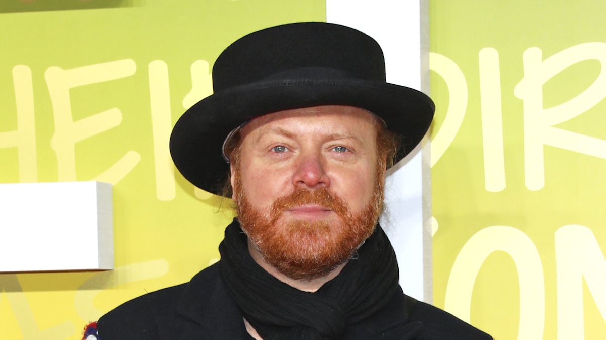 Keith Lemon looks besotted in new photos with rarely-seen wife Jill ...