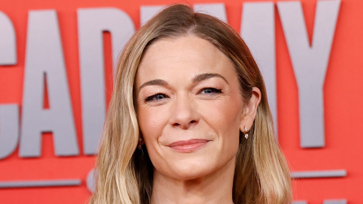 LeAnn Rimes 'making amends' after Eddie Cibrian affair