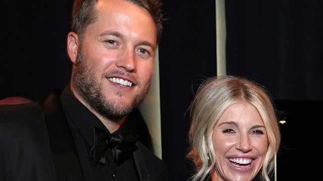 Matthew Stafford, Kelly Stafford attend the 2022 Vanity Fair Oscar Party hosted by Radhika Jones at Wallis Annenberg Center for the Performing Arts on March 27, 2022 in Beverly Hills, California. (Photo by Kevin Mazur/VF22/WireImage for Vanity Fair)