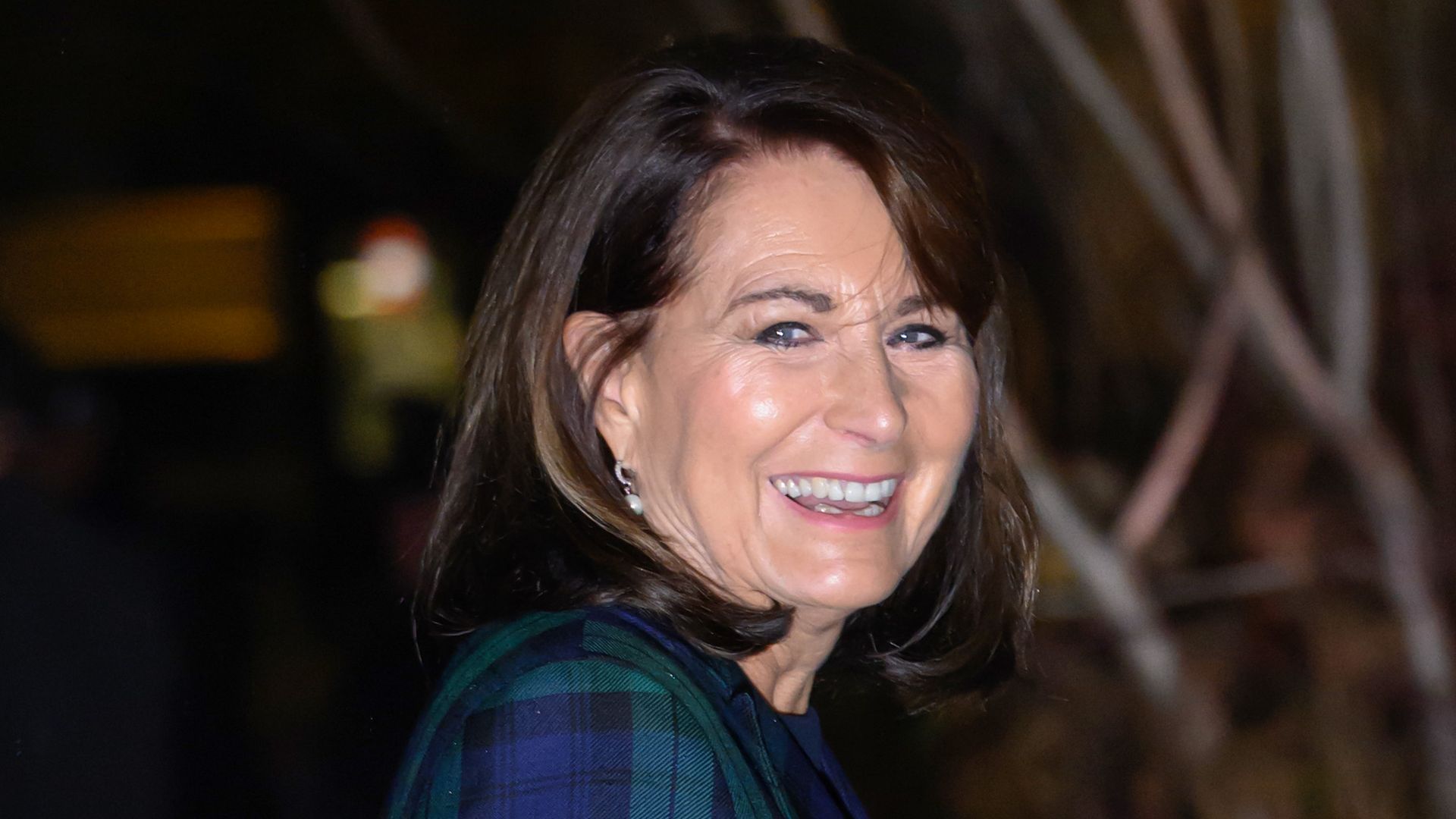 Carole Middleton copies daughter Princess Kate's famous look - and borrows her shoes and bag