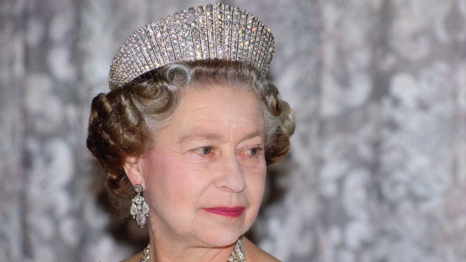 Which jewels were the Queen buried in? | HELLO!