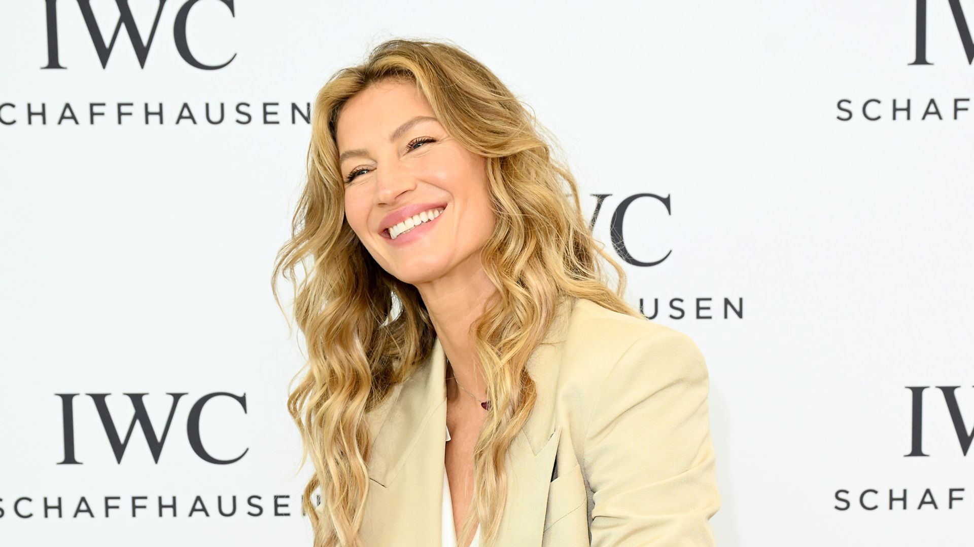 Gisele Bündchen looks incredible in first appearance since welcoming third child