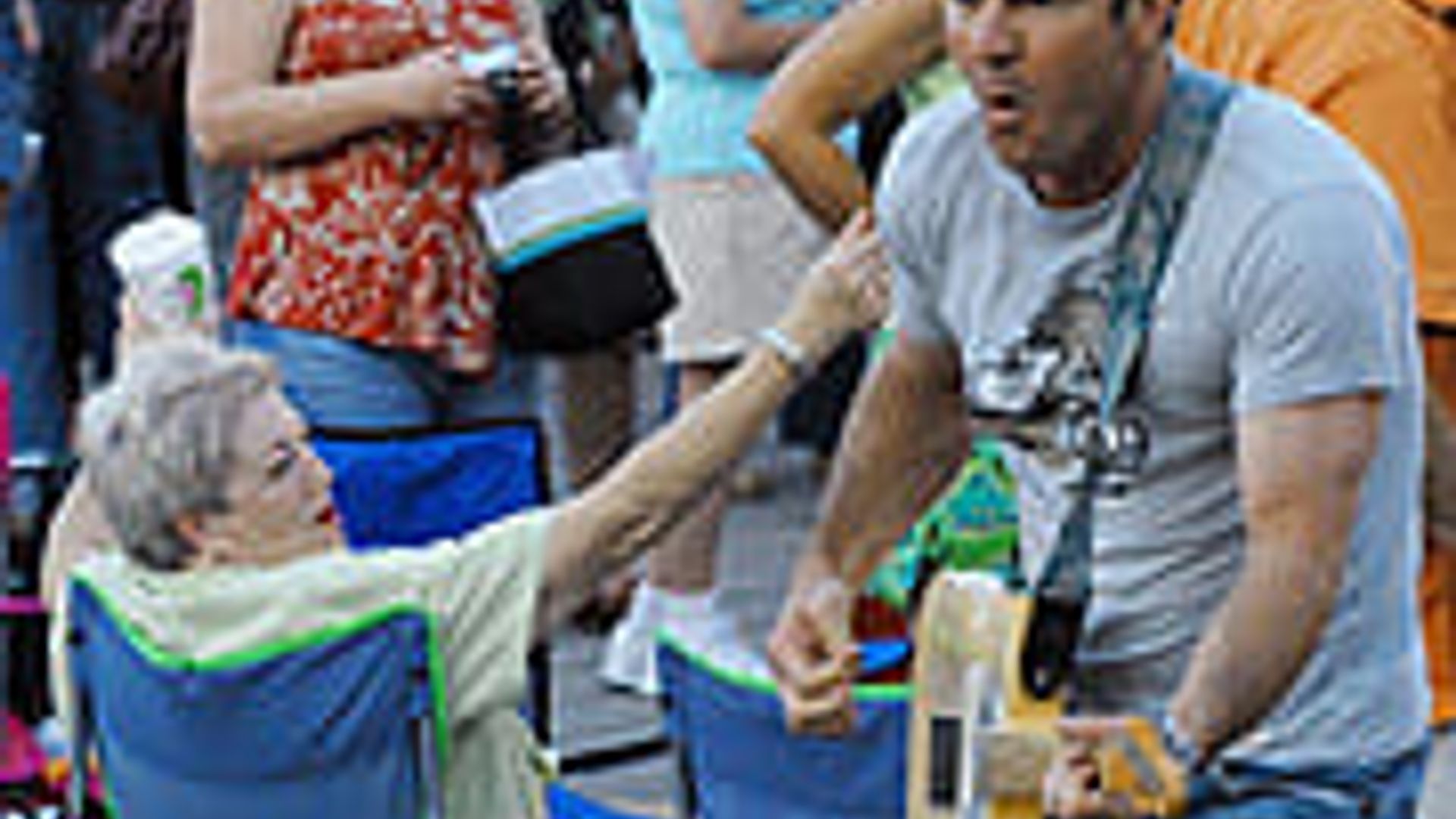 Guitar man Dennis rocks The Big Easy at live gig | HELLO!