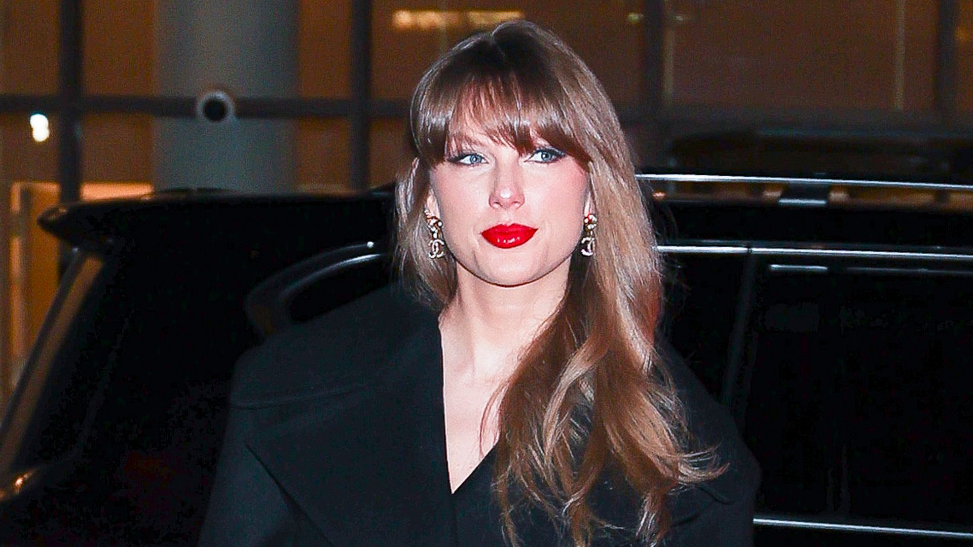 Taylor Swift is seen arriving to Nobu Downtown in Financial District on January 17, 2025 in New York City